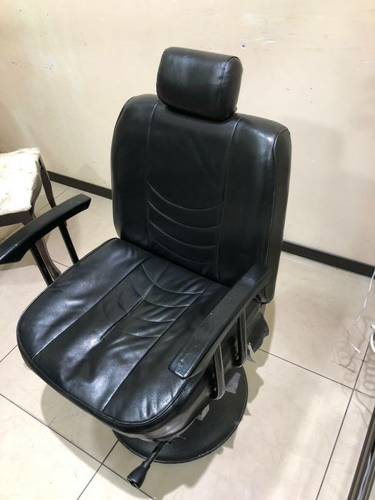 Kreslo srchna sotiladi