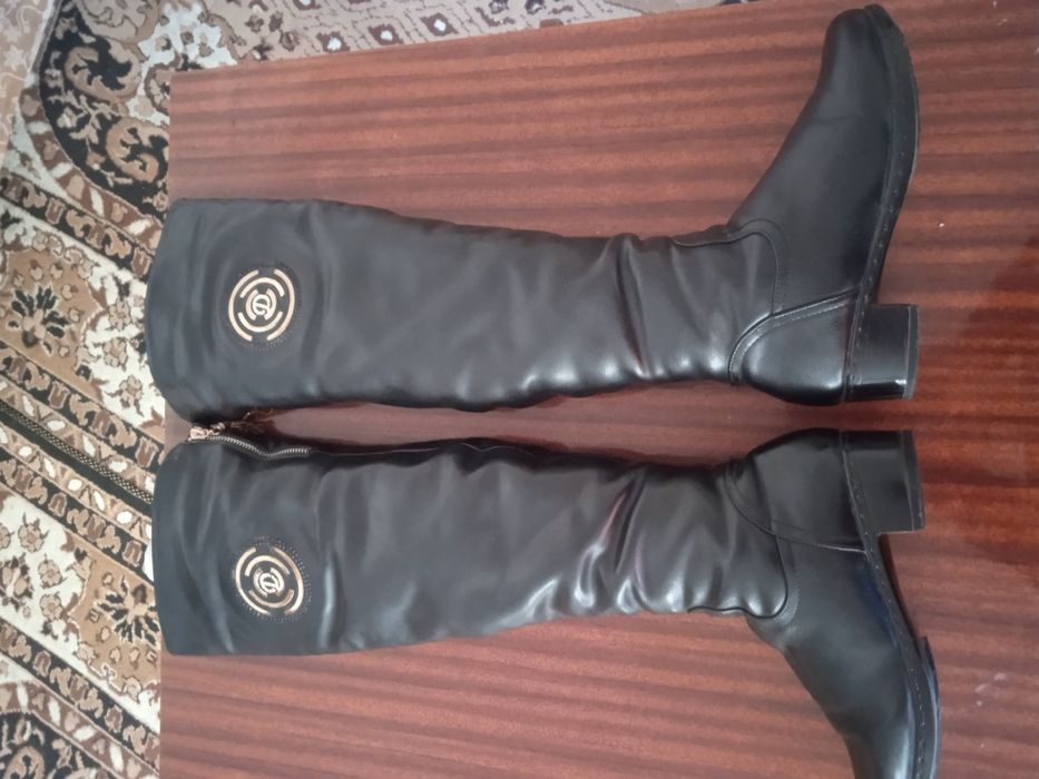 Сапоги ботфорты чёрные на меху 39 размер