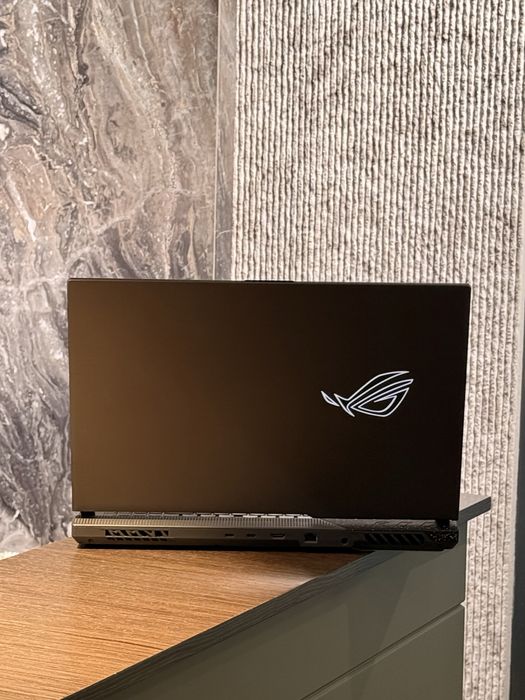 Asus Rog Strix G713RM Gaming