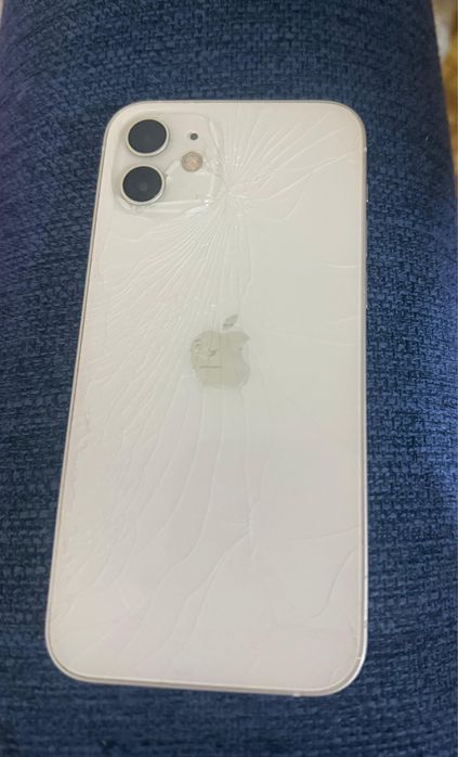 Телефон Айфон 12