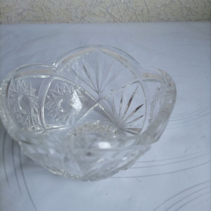 Продам конфетницу и салатницы