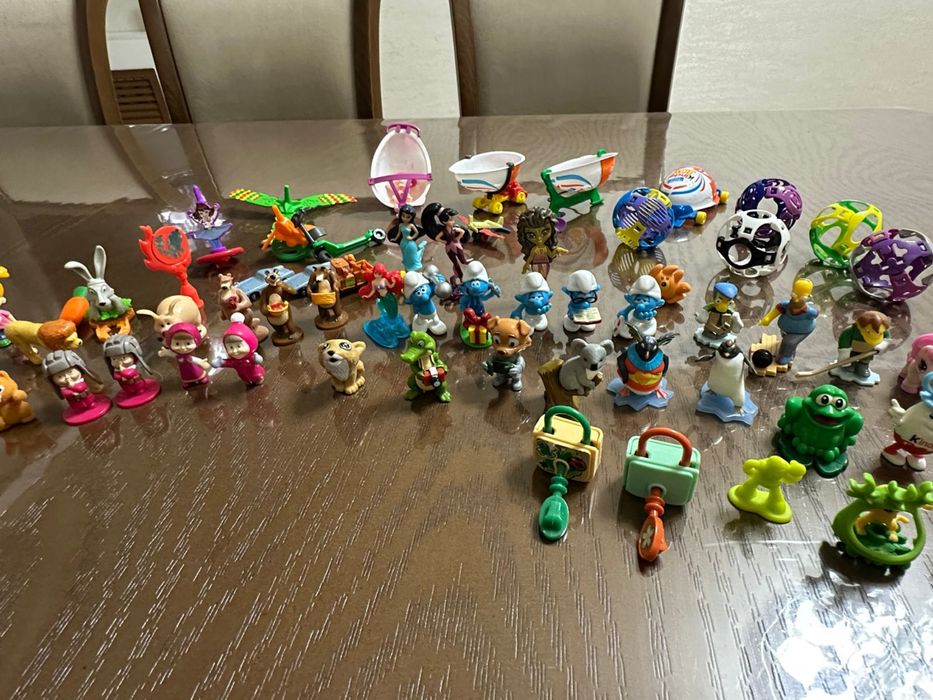 Продам игрушки Киндер Сюрприз