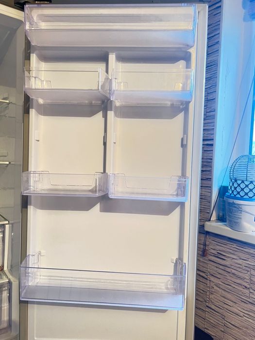 Продам холодильник Samsung RB37A5200SA