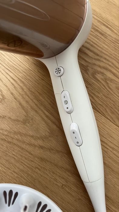 Сешоар Philips 2300 W MoistureProtect IONIC