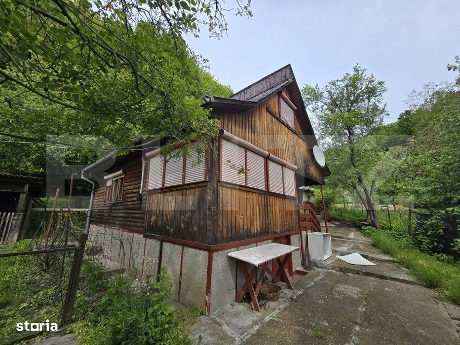 Casa renovabila din lemn, teren 830 mp