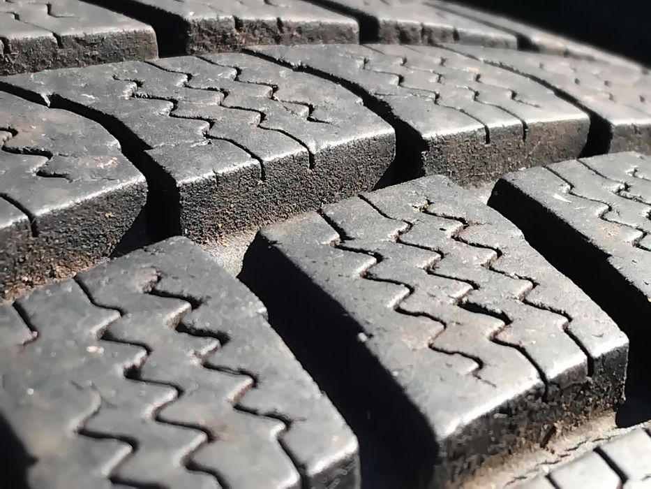 Гуми 205 65 16 C Ц Roadstone от Мишелин. Налични са 2 броя - нов внос.