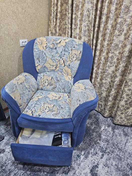 Продаются диваны 1+2+3  б/у