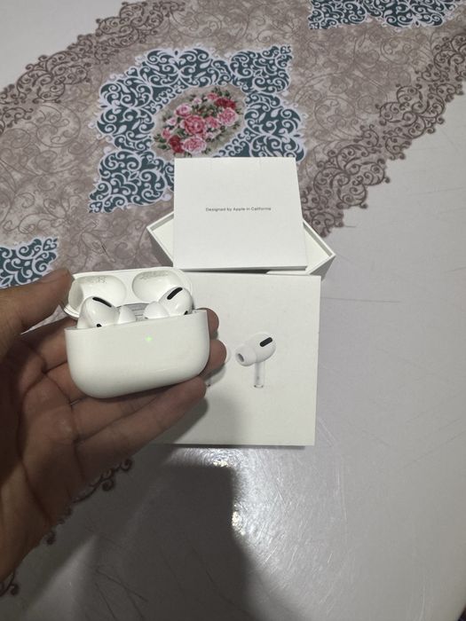 Продам airpods pro оригинал