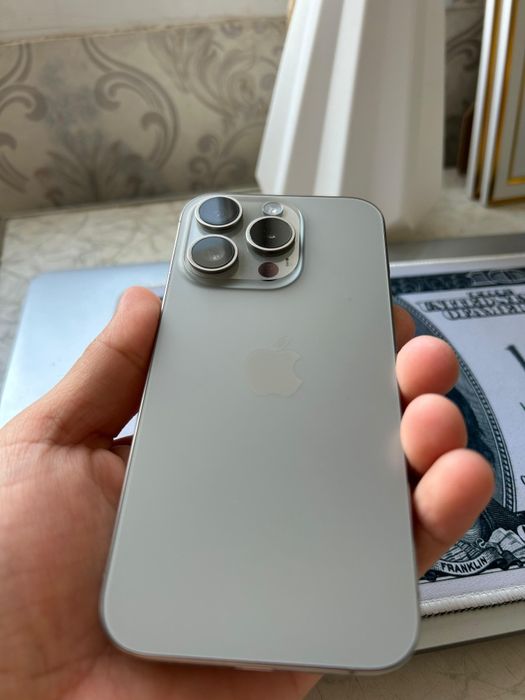 Iphone 15 pro,natural titan