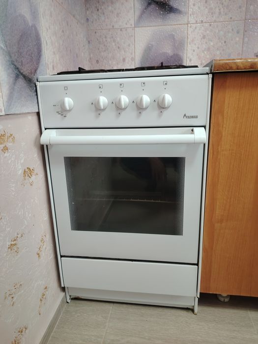 Продам газ плиту