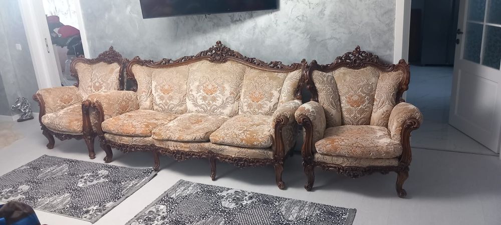 Set.canapea și doua fotolii vintage .