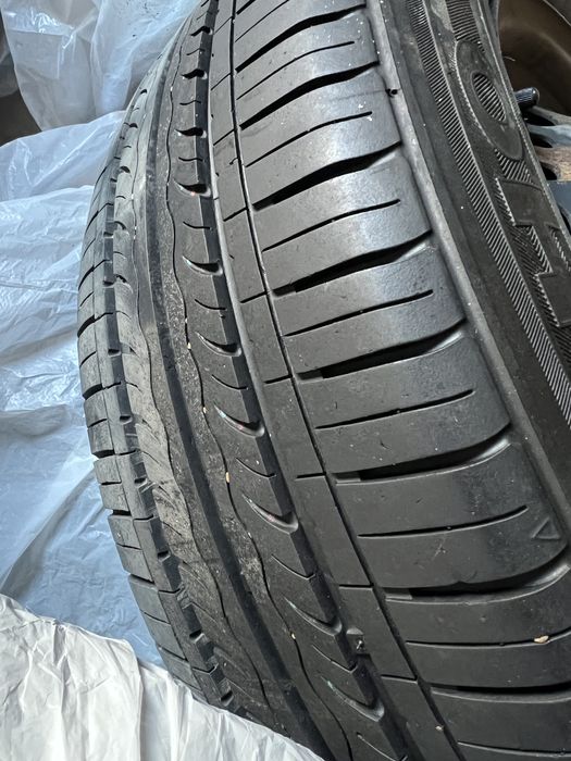 Продам резину Kumho + диски + колпаки на Шевроле круз