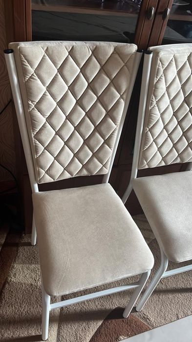 Продам стол и стулья 6шт