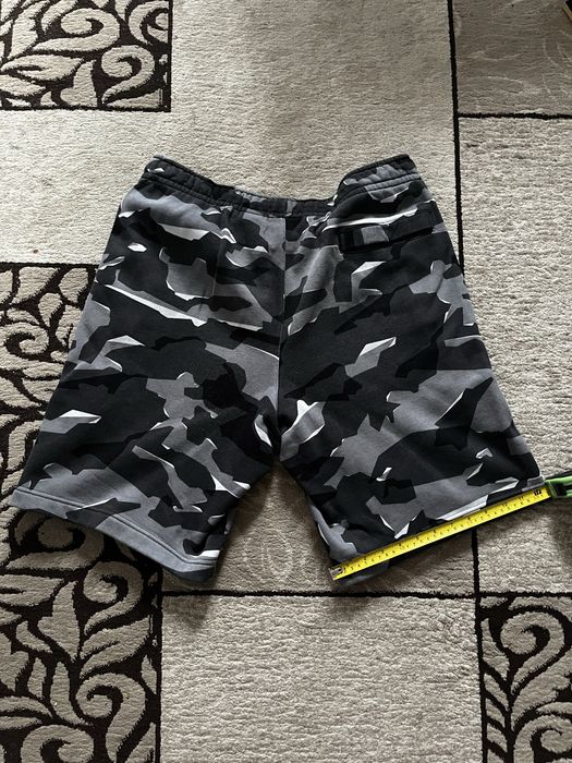 Pantaloni scurti Nike camo