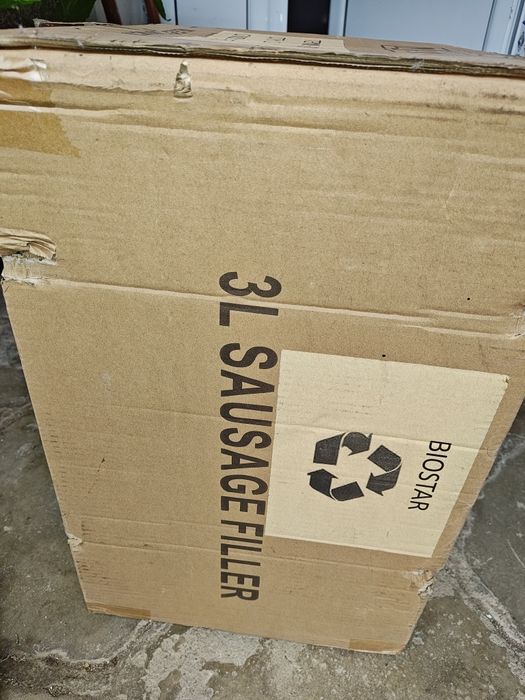 Машина за пълнене на мляно месо