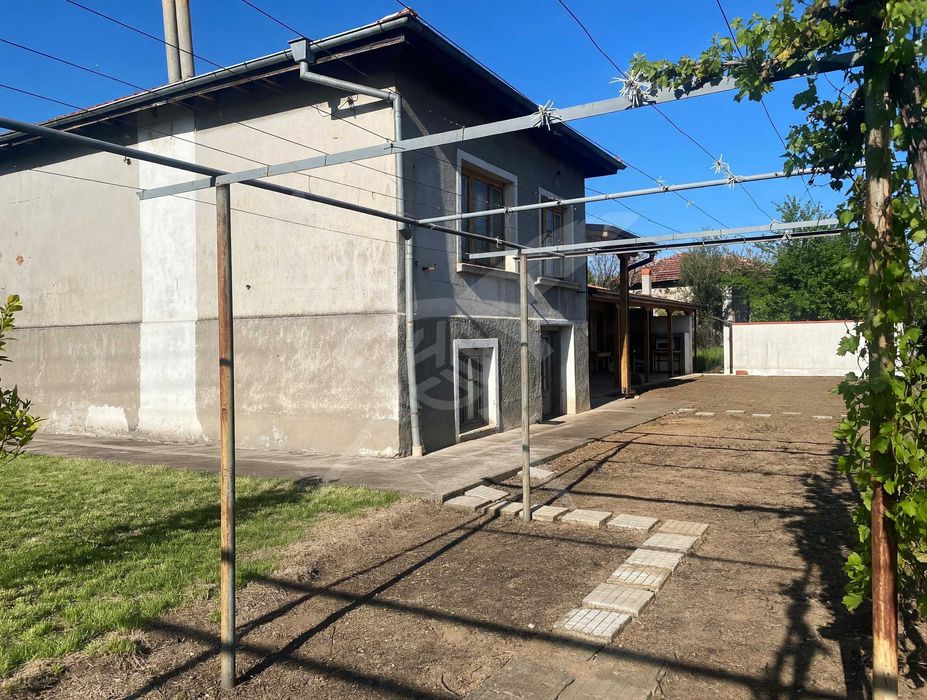Самостоятелна къща в село Чешнигирово 104938