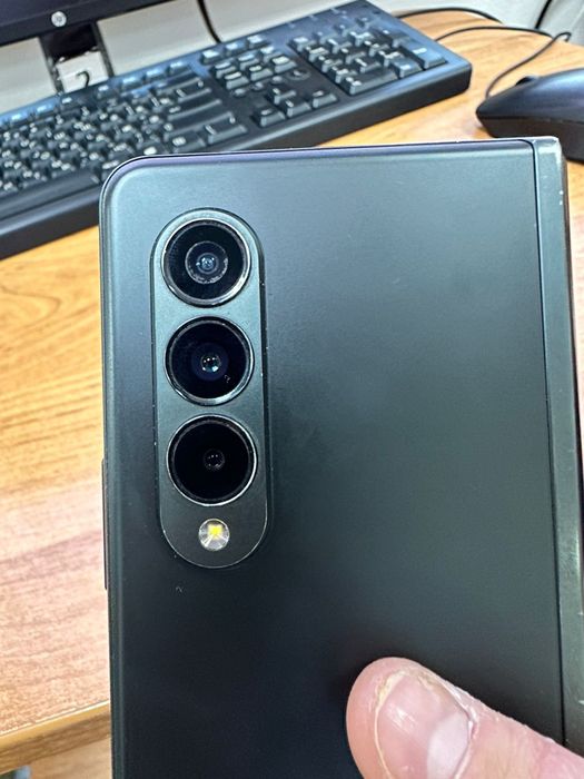 amsung Galaxy Z Fold 3