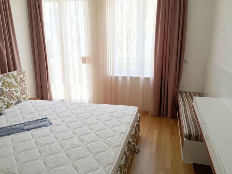 Четиристаен апартамент в ж.к. Малинова долина.