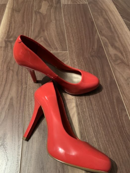 Обувь женская.