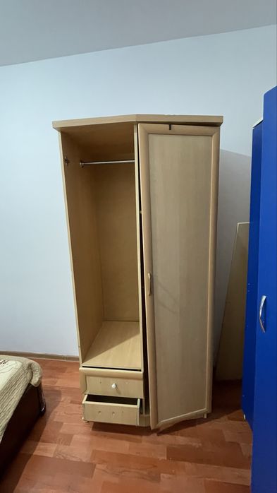 Отдам два шкафа даром