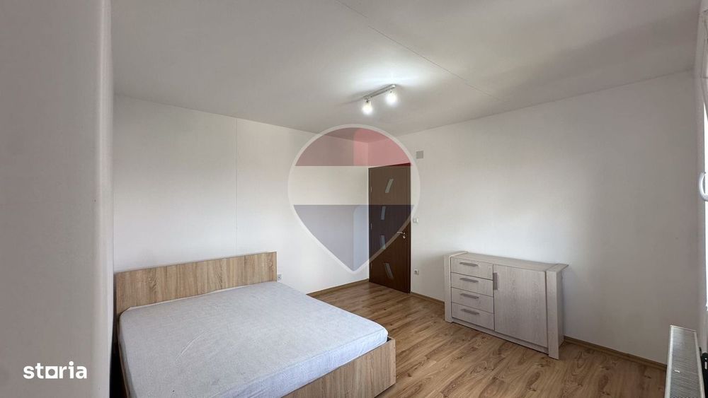 Apartament cu 3 camere de vânzare în zona Soarelui
