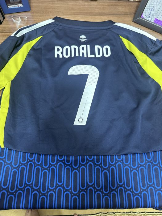 Продам футбольные формы (любые которые скажите)