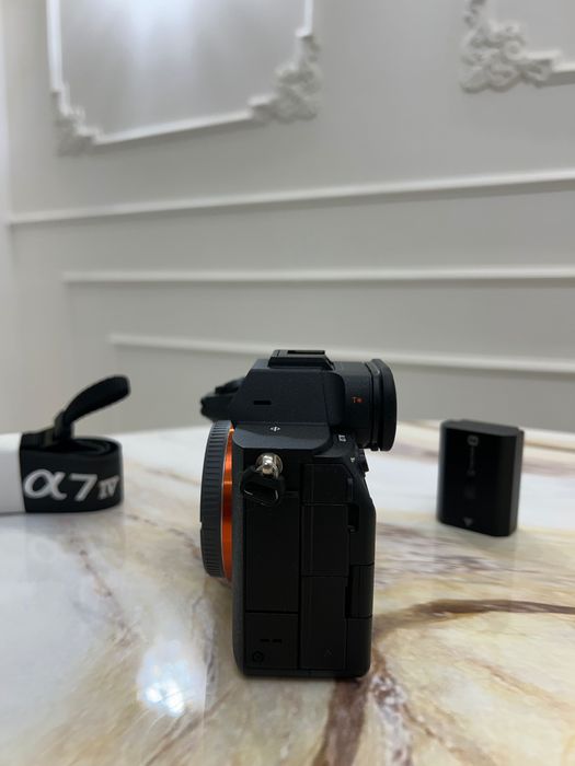 Sony A7 mark IV Отлично Състояние