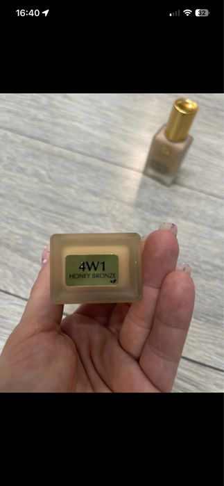 Fond de ten Estee Lauder