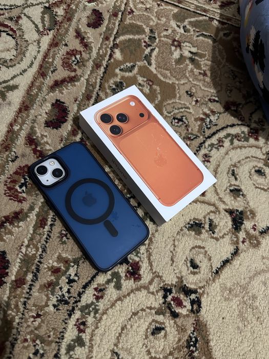 Продам айфон 13