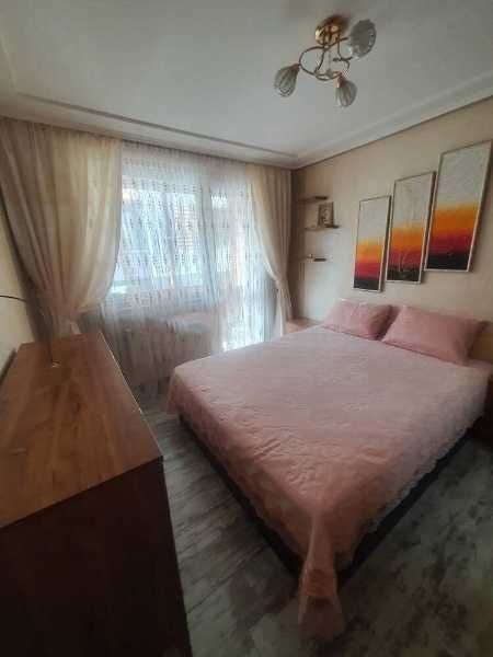 Дава се под наем Двустаен апартамент в Бургас, Изгрев - 46 кв.м за 200 € - Снимка #2