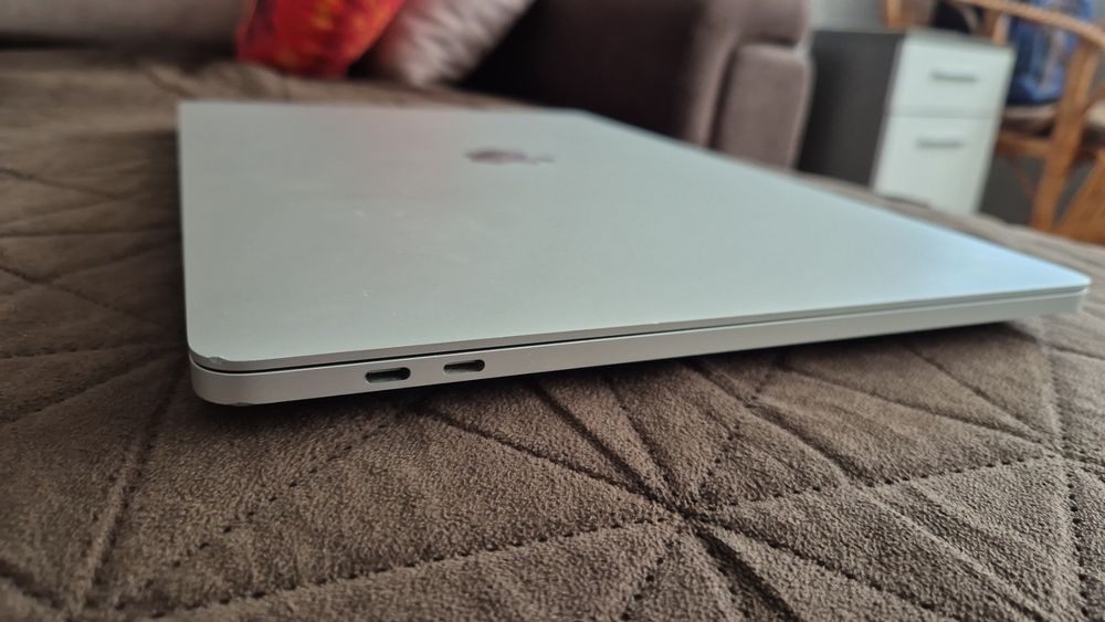 Apple MacBook Pro 16-инча