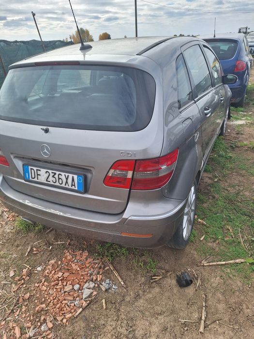 Dezmembrez mercedes b class 2.0 cdi