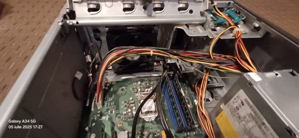 Carcasă marca FUJITSU
