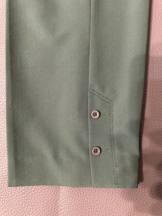 Брюки модного цвета