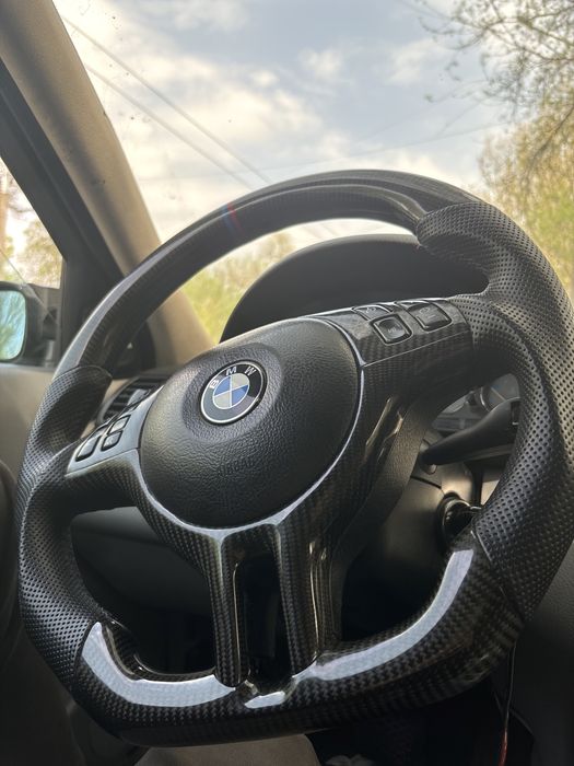 Карбоновый руль BMW