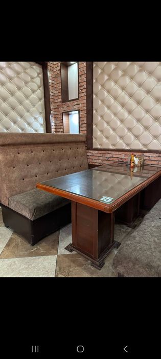 Стол и стуля , диван и стол для кафе , рестаран