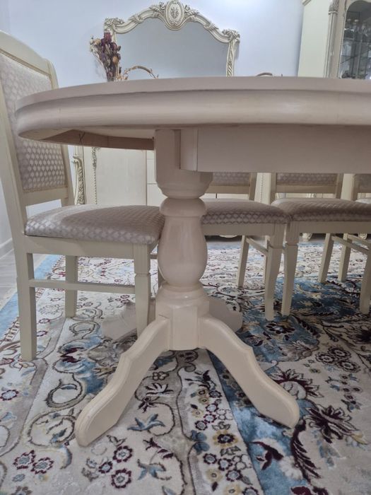 Стол со стульями