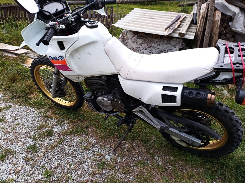 Honda dominator de 500.