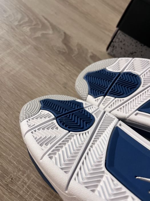 Jordan 4 blue