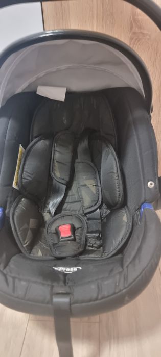 Продавам бебешко кошче