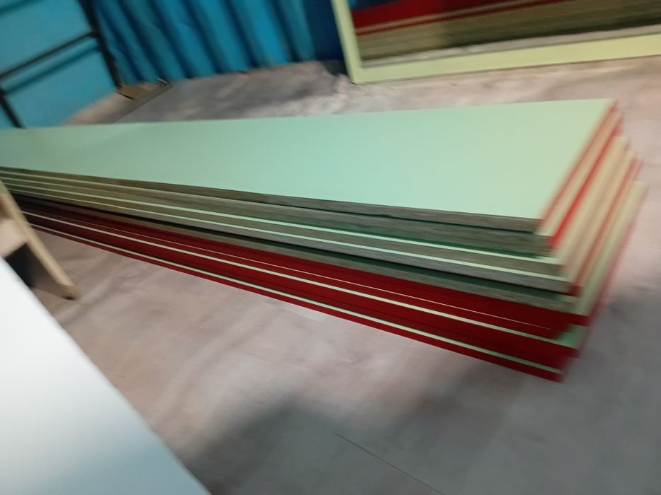 Полочки в отличном состоянии