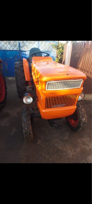 Tractor universal 445