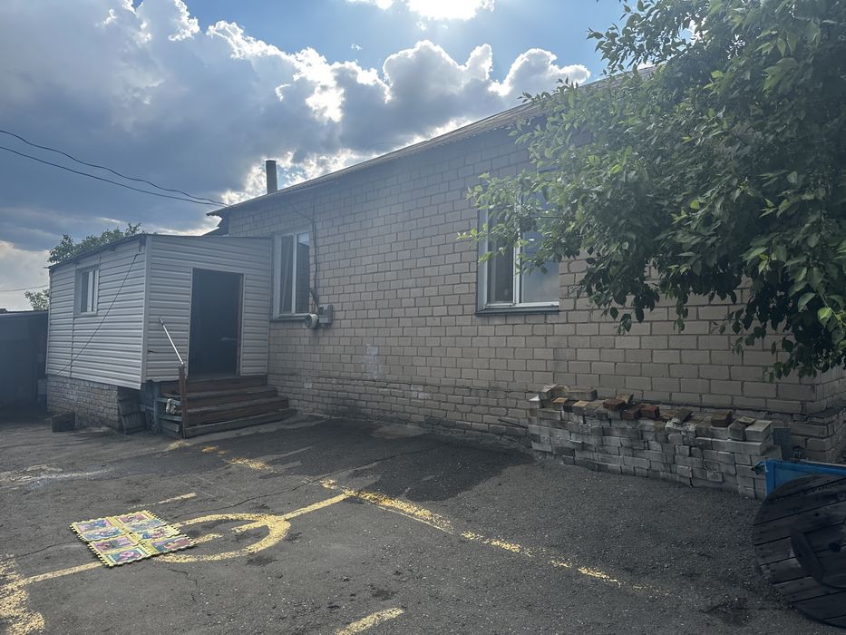 Дом двухкомнатный в центре города