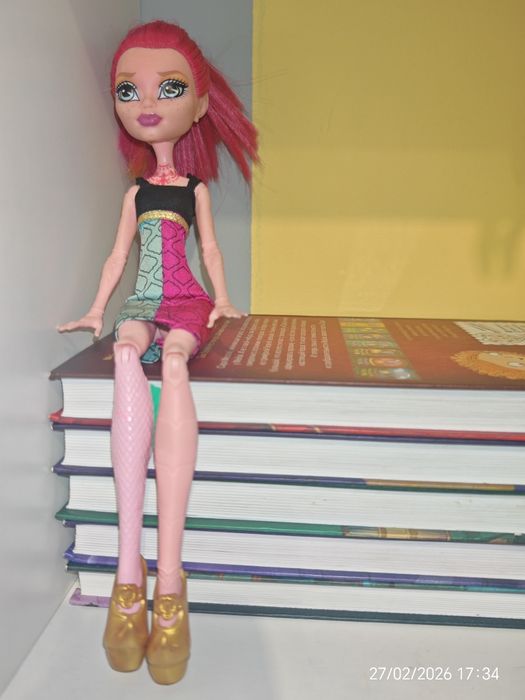 Продажа кукол монстр хай в идеальном состаяние
