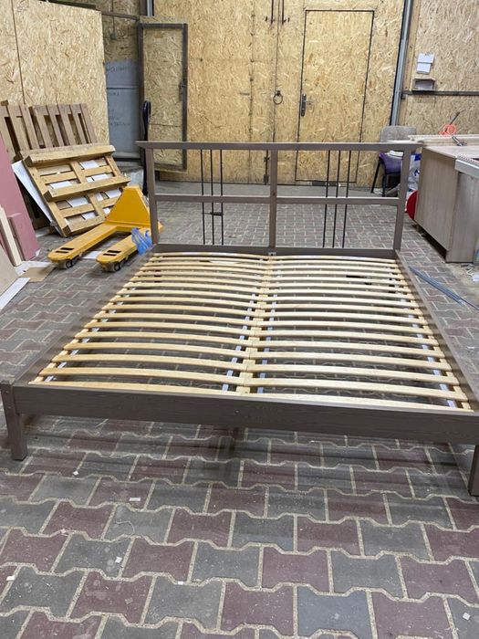 Продам кровать без