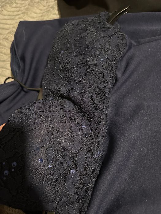 Елегантна тъмносиня рокля