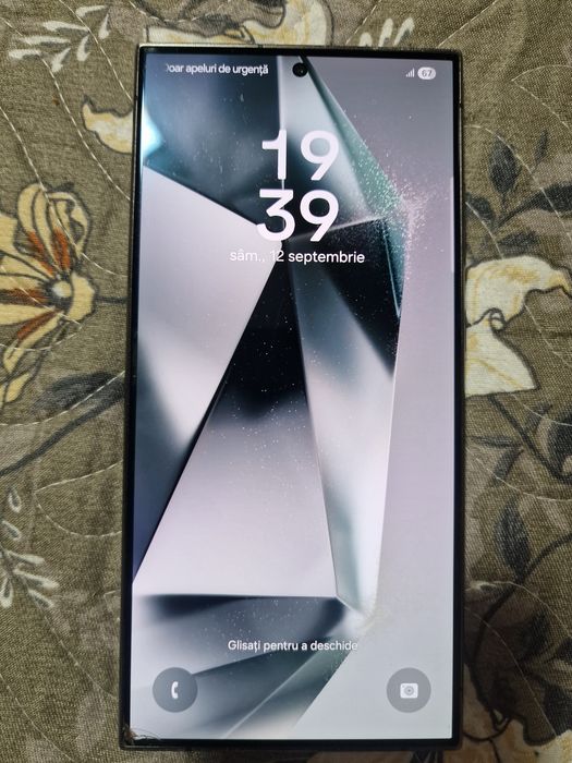 Vand Samsung S24 ultra 256gb!preț 1500 lei neg!Detalii la nr de telefon 0747539325sau 0759311898!