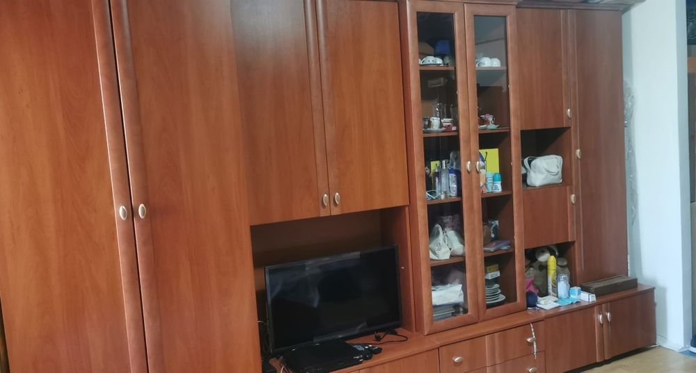 Garsonieră etaj 2 – Izolată, termopan, gaze trase, mobilată complet