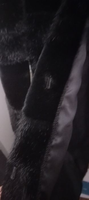 Продам зимнюю шубу.