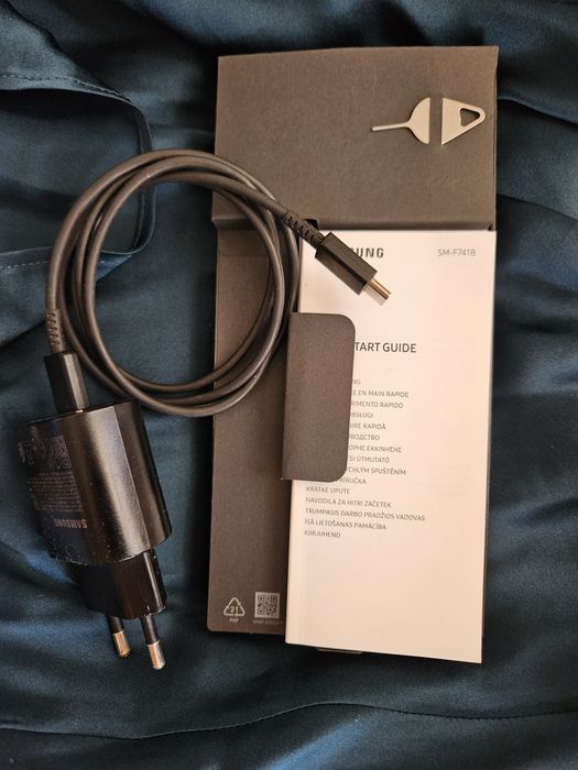 Смартфон Samsung Galaxy Z Flip6, 12GB RAM, 256GB, 5G, Blue